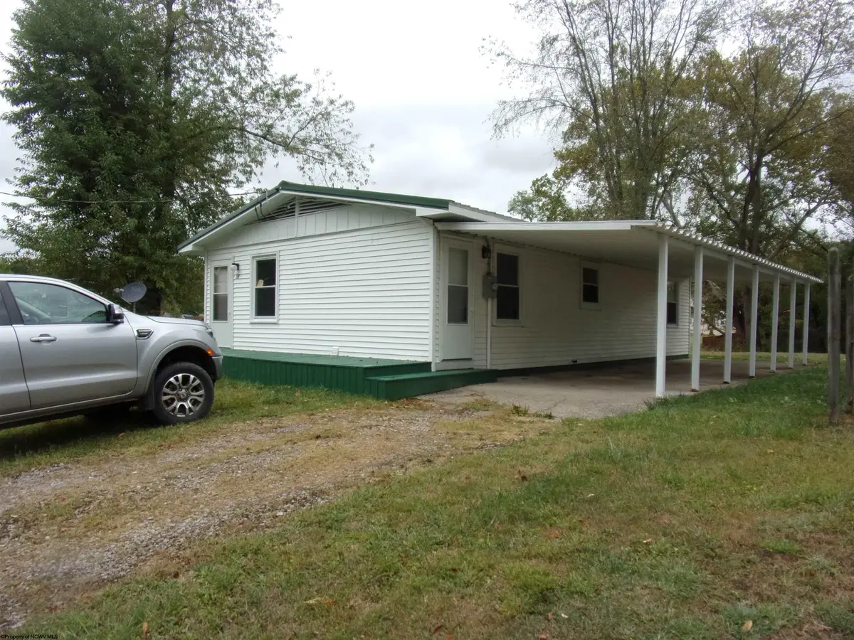 18 Cleveland Avenue, Buckhannon, WV 26201 - Image #1