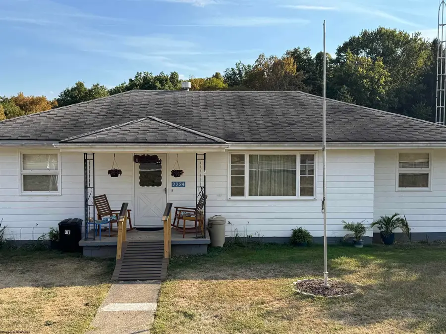 2224 Hudson Hill Road, Weirton, WV 26062 - #2