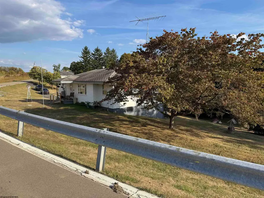 2224 Hudson Hill Road, Weirton, WV 26062 - #3