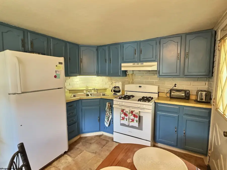 4673 Morgantown Road, Lake Lynn, PA 15451 - Image #2