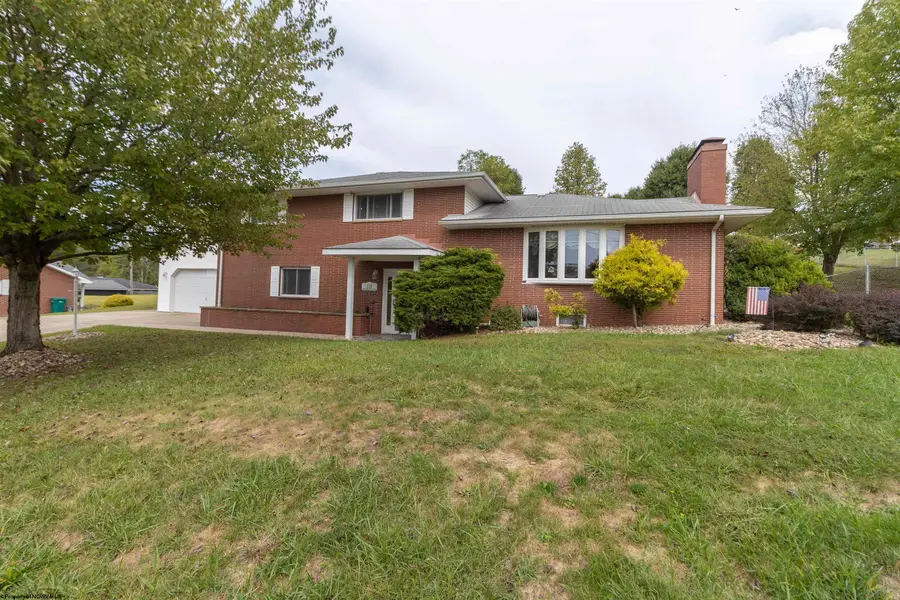 220 Meadow View Drive, Bridgeport, WV 26330 - Image #2