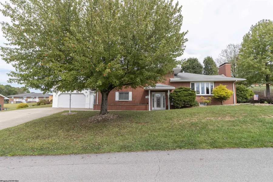220 Meadow View Drive, Bridgeport, WV 26330 - Image #3