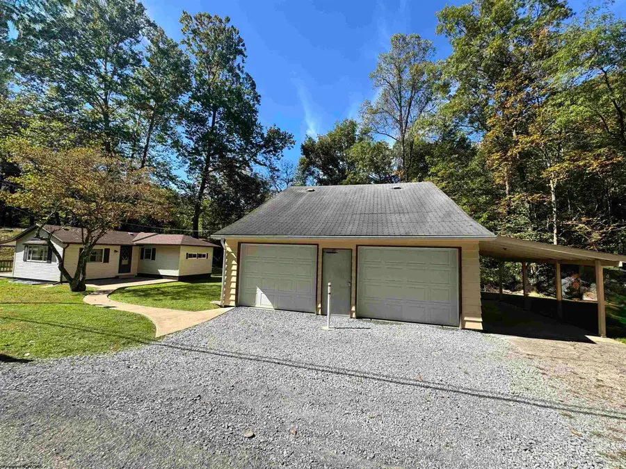 904 Pinchgut Hollow Road, Fairmont, WV 26554 - Image #2