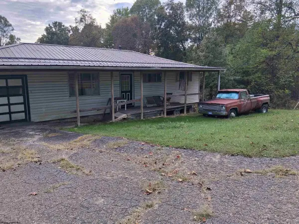 2700 N Calhoun Highway, Grantsville, WV 26147