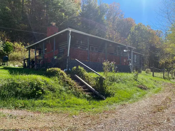 6898 Parsons Road, Montrose, WV 26283