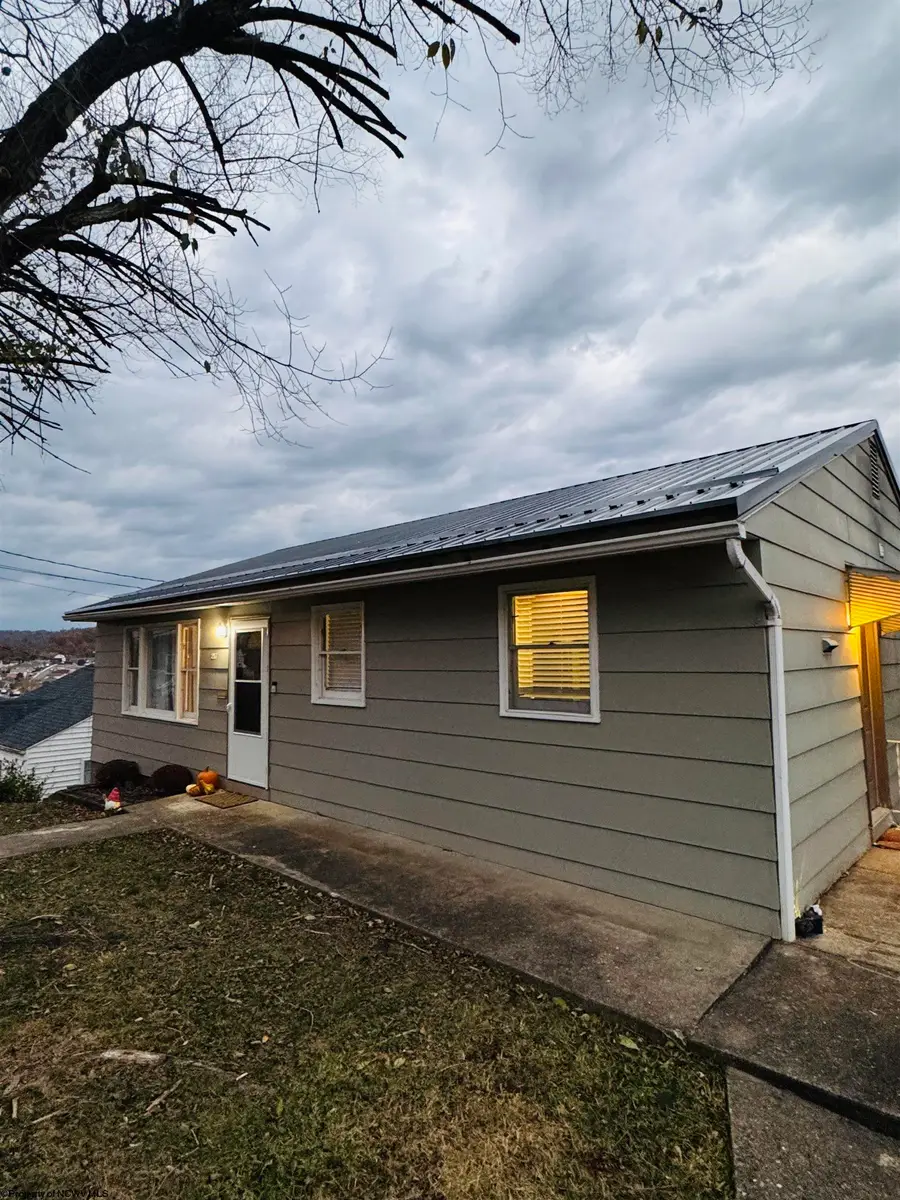 217 Burton Avenue, Nutter Fort, WV 26301 - Image #2