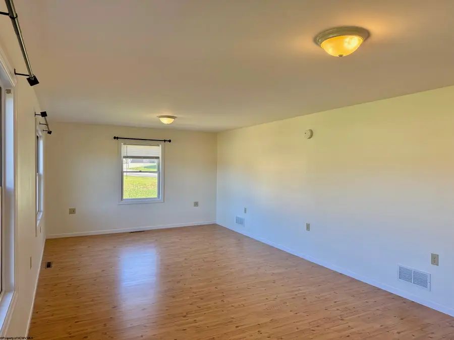 411 Pineview Drive, Thomas, WV 26292-8018 - Image #3