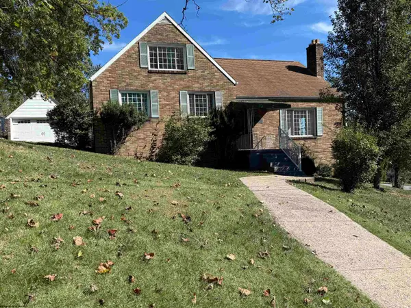 1201 Peacock Lane, Fairmont, WV 26554