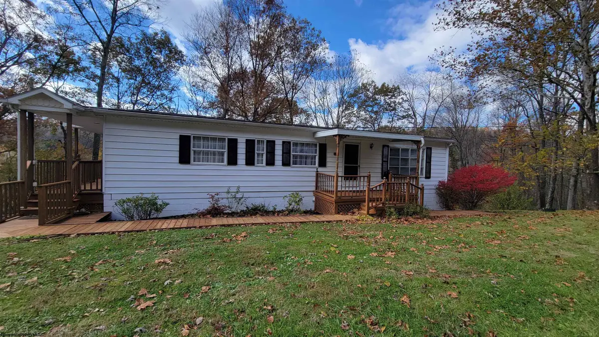 413 W Main Street, Mannington, WV 26582 - Image #1