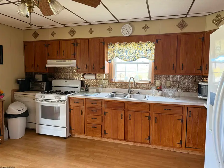 94 Caldwell Road, Clarksburg, WV 26301 - Image #3