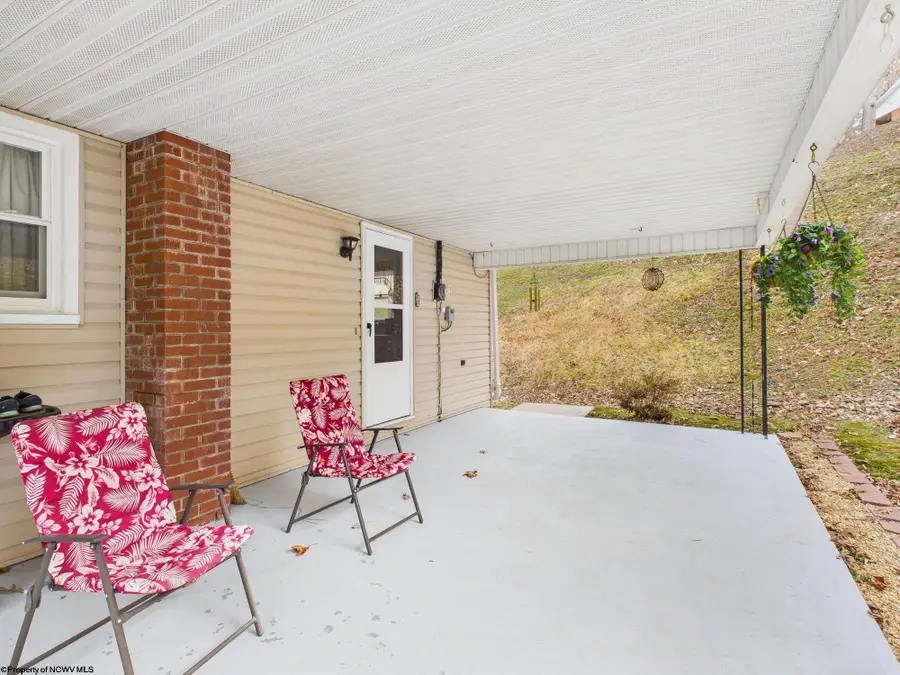 7 Hilltop Drive, Philippi, WV 26416 - Image #3