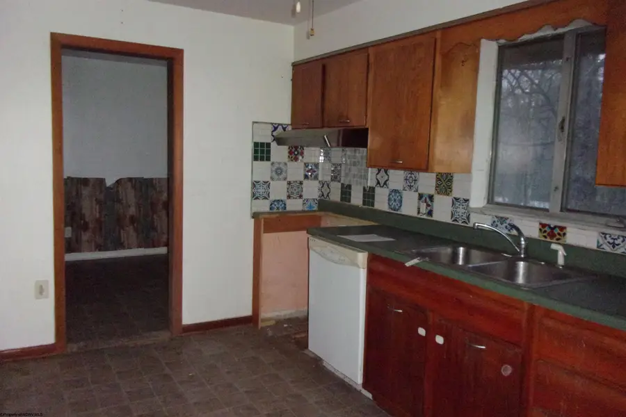 32 Cleveland Avenue, Westover, WV 26501 - Image #3