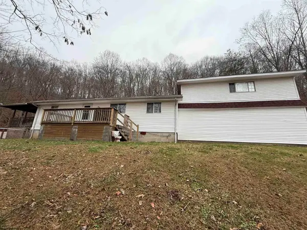 1919 Whites Creek Road, Prichard, WV 25555