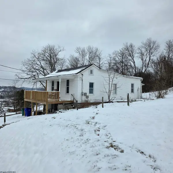 8037 Montana Avenue, Stonewood, WV 26301