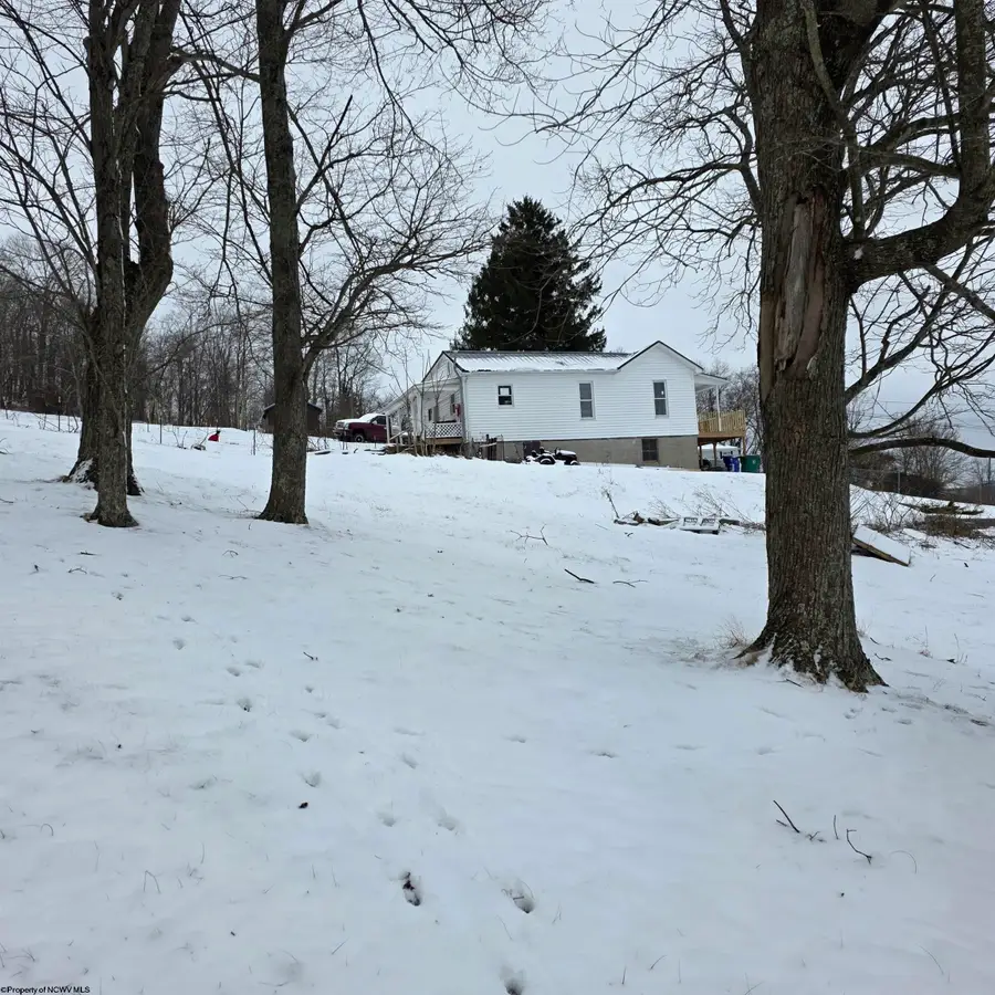 8037 Montana Avenue, Stonewood, WV 26301 - Image #2