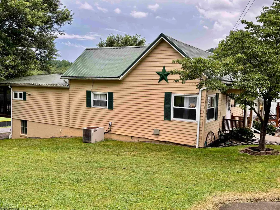 85 Charles Street, Shinnston, WV 26431 - Image #3