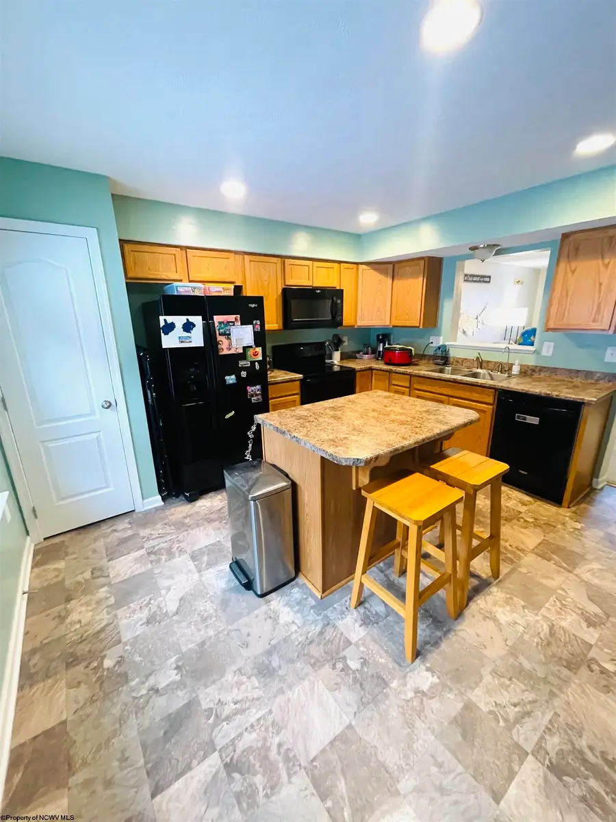 212 Kingsbury Court, Fairmont, WV 26554 - Image #2