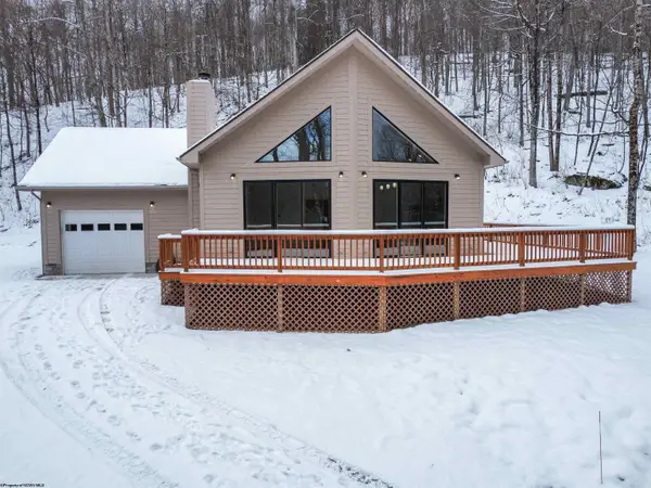 1719 Whitewater Parkway, Bruceton Mills, WV 26525