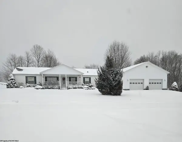 29 Fairfax Pines Drive, Reedsville, WV 26547