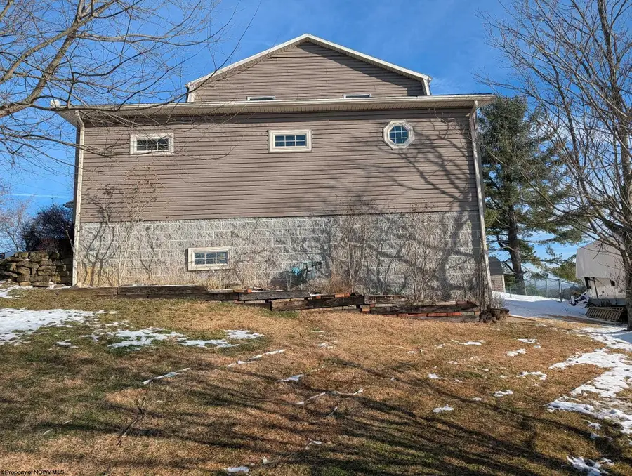 1822 Vernon Drive, Fairmont, WV 26554 - Image #2