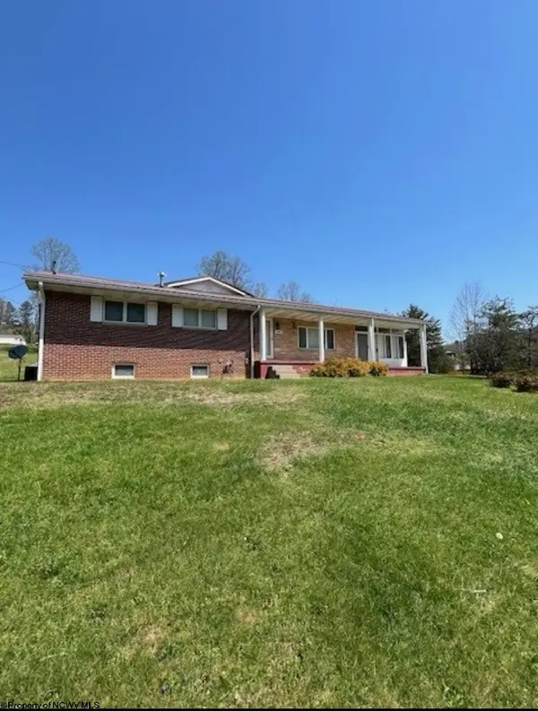 3089 State Street, Gassaway, WV 26624