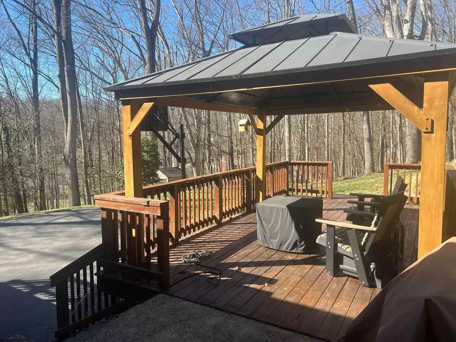 929 Pine Hill Drive, Fairmont, WV 26554 - #3