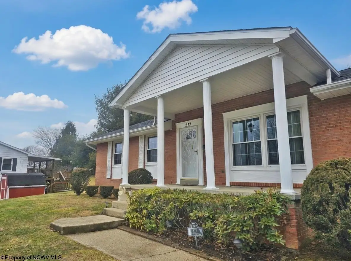 227 Meadowcrest Lane, Bridgeport, WV 26330 - #1