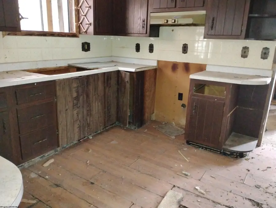 2291 Locust Avenue, Fairmont, WV 26554 - #2