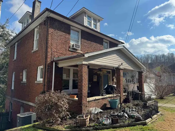 523 S 7th Street, Clarksburg, WV 26301