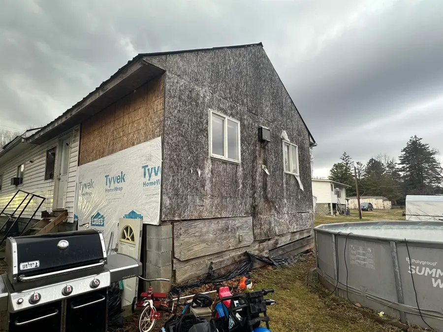 1208 N River Avenue, Weston, WV 26452 - #3