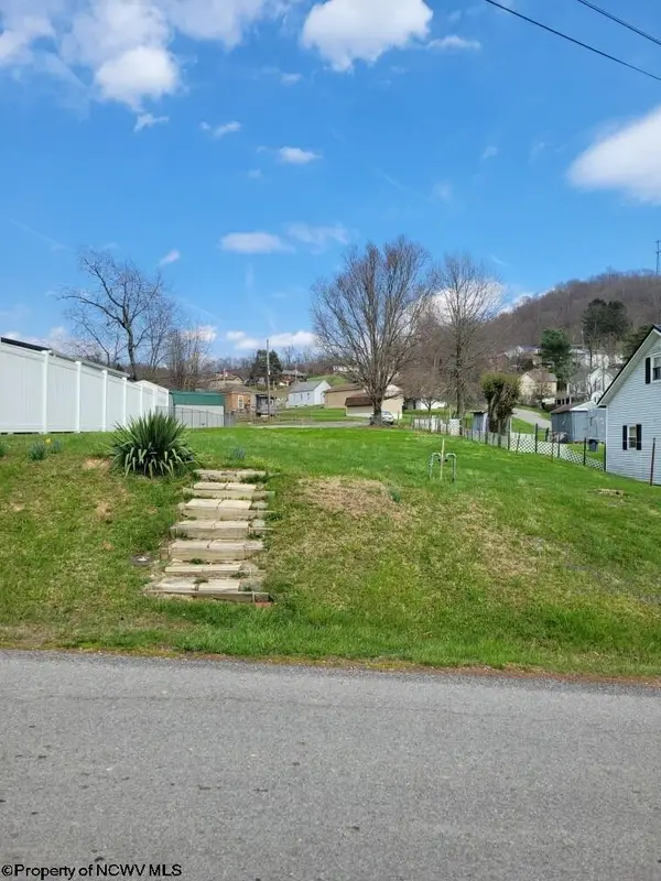 8117 Southern Avenue, Stonewood, WV 26301