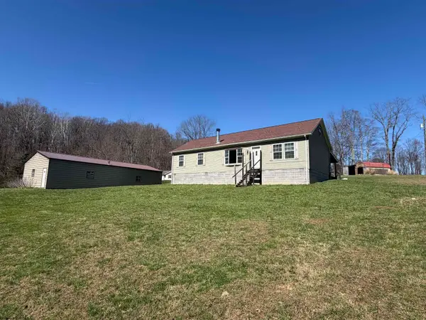 27 Edinburgh Lane, Rivesville, WV 26588