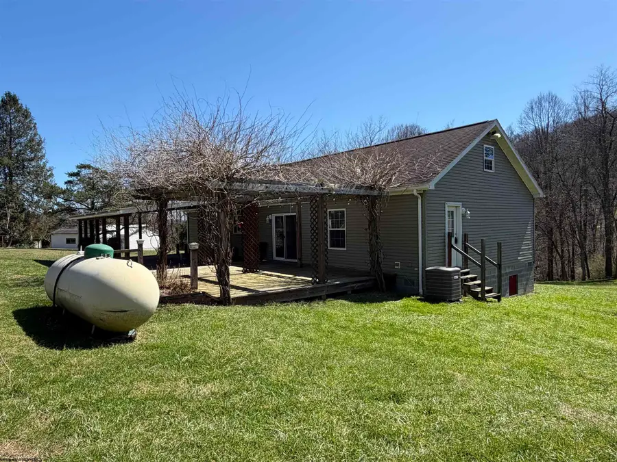 27 Edinburgh Lane, Rivesville, WV 26588 - #2