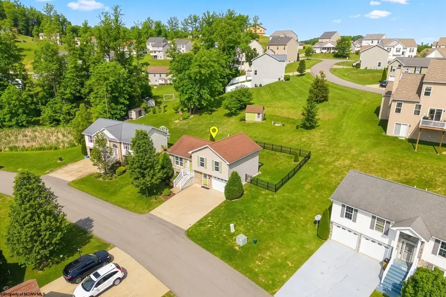 426 Oakmont Court, Maidsville, WV 26527 - #2