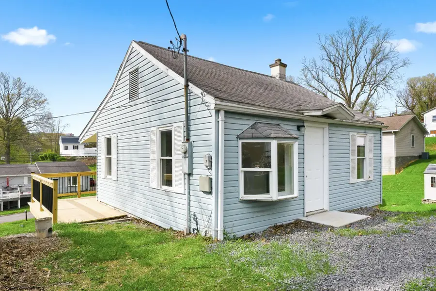 31 W 2nd Street, Westover, WV 26501 - #3