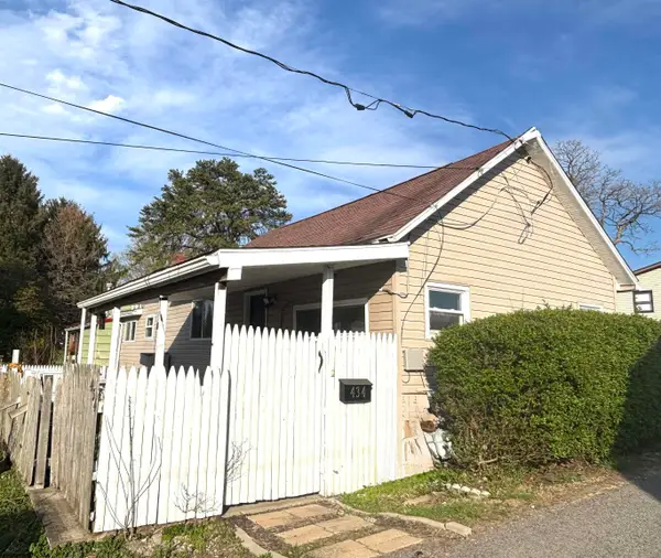 434 Center Street, Morgantown, WV 26505