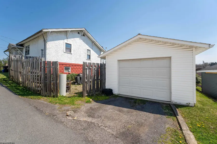 313 New York Avenue, Westover, WV 26501 - #3