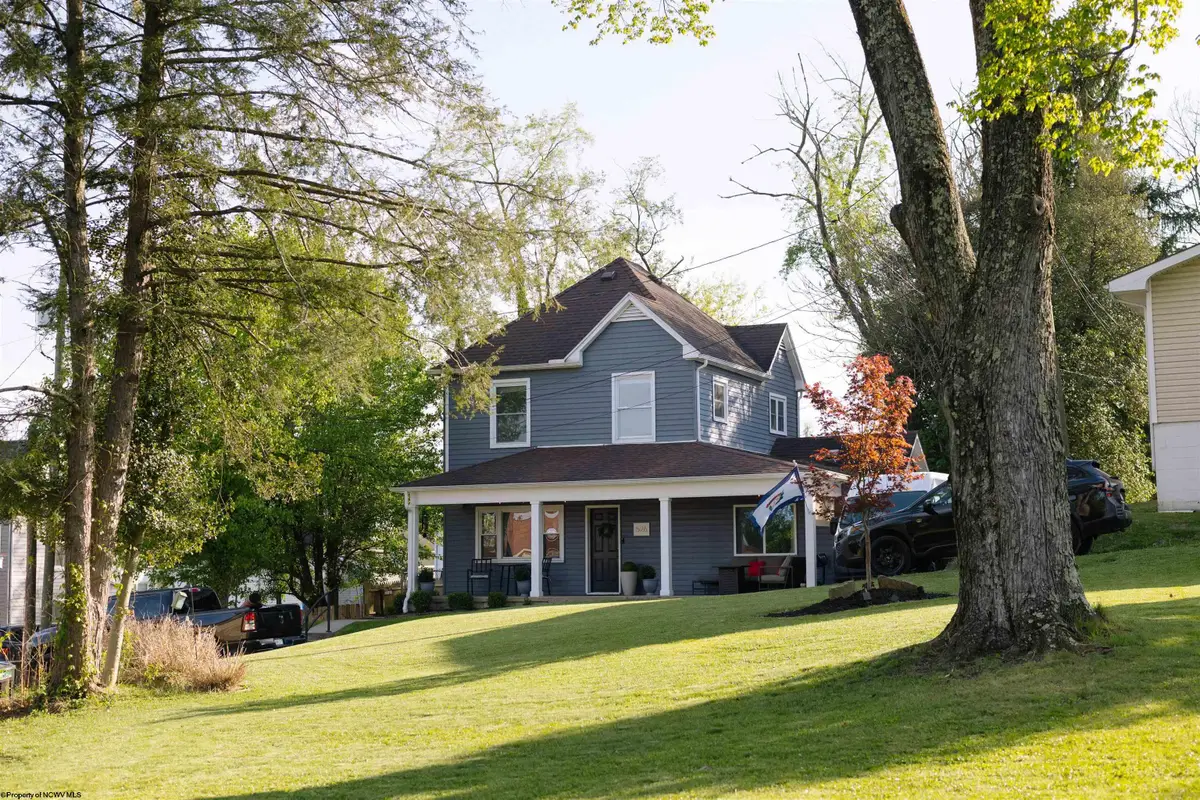 526 Newton Street, Fairmont, WV 26554 - #1