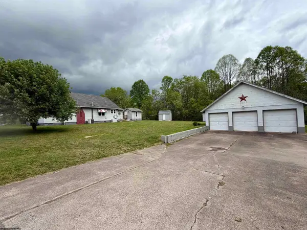 1606 Old Mill Road, Weston, WV 26452