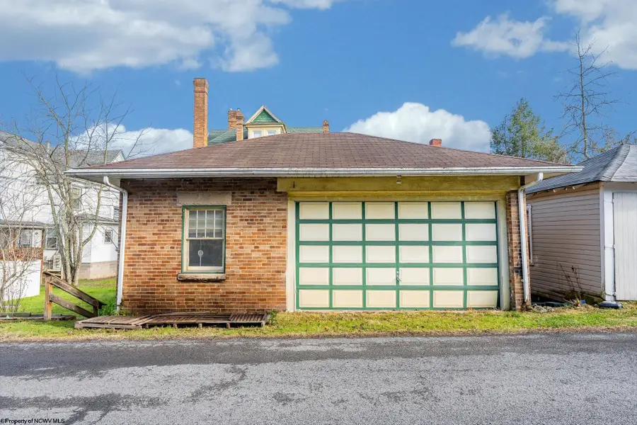 709 Benoni Avenue, Fairmont, WV 26554 - #3