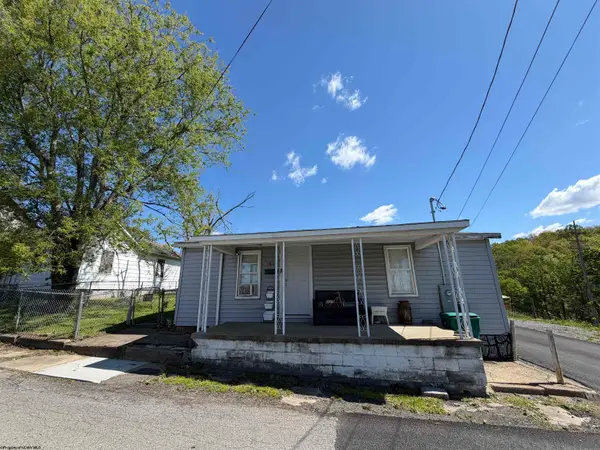 1300 Goff Avenue, Clarksburg, WV 26301-1912