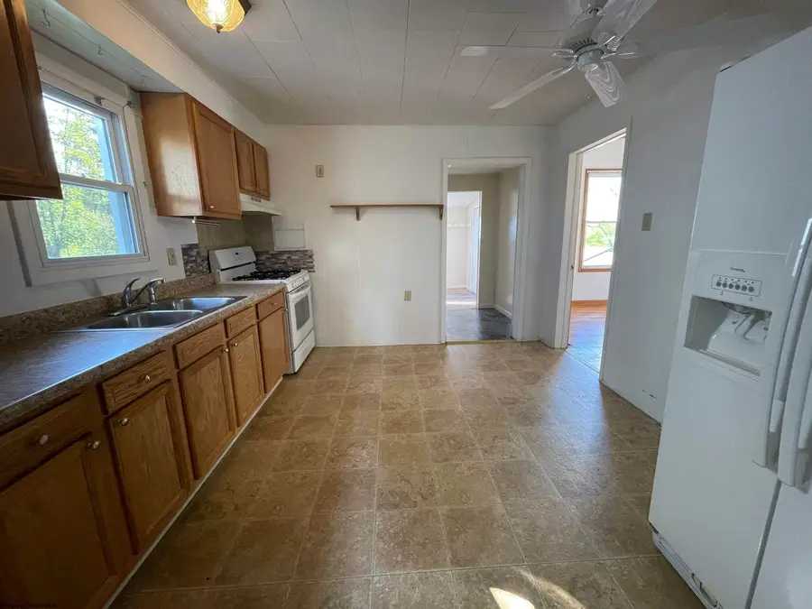807 Indiana Avenue, Nutter Fort, WV 26301-4561 - #3