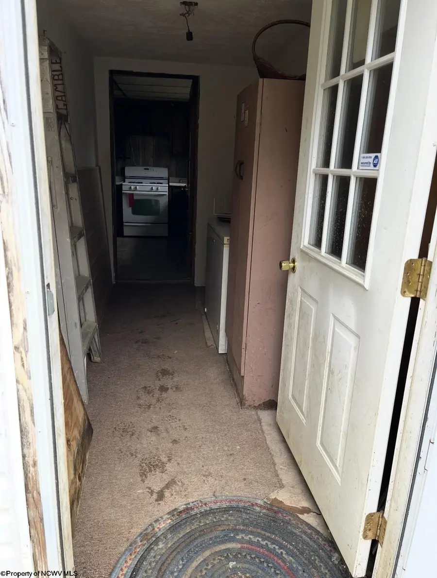 37 Trenton Street, Farmington, WV 26571 - #3