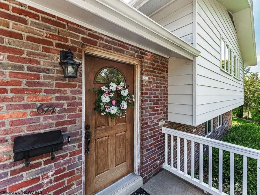 674 Manor Place, Morgantown, WV 26505 - #2