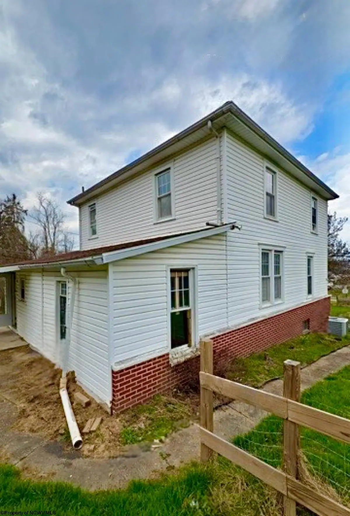 301 Hampton Road, Fairmont, WV 26554 - #1