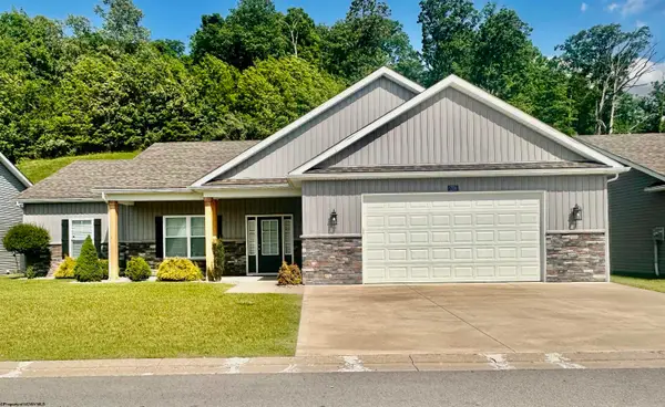 216 Crimson Lane, Bridgeport, WV 26330