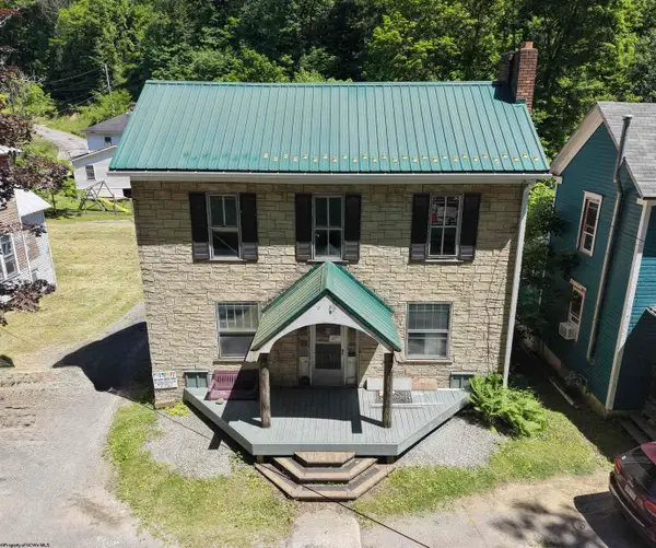 128 Harpertown Road, Elkins, WV 26241