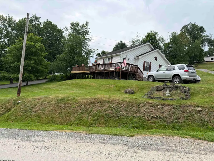 135 Wabash Avenue, Belington, WV 26250 - #2
