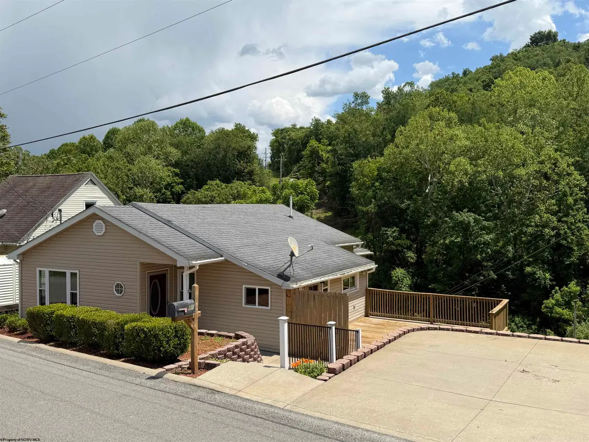 315 Thomas Avenue, Nutter Fort, WV 26301 - #1