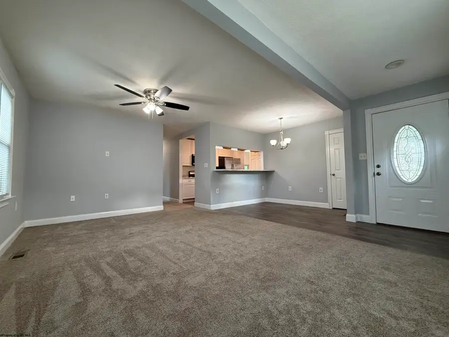 315 Thomas Avenue, Nutter Fort, WV 26301 - #2